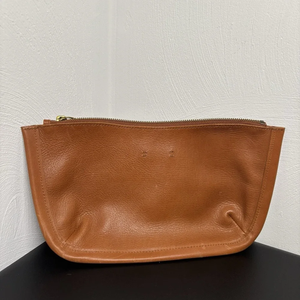 Madewell Women's The Sydney Clutch Bag in Brushed Carmel Cow Leather Zip Casual